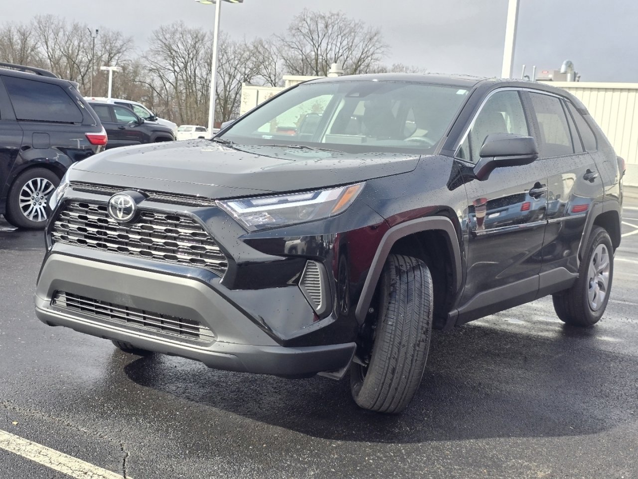 Used 2023 Toyota RAV4 LE image 3