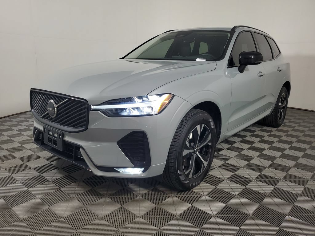 Certified 2026 Volvo XC60 B5 Core AWD/4WD image 4