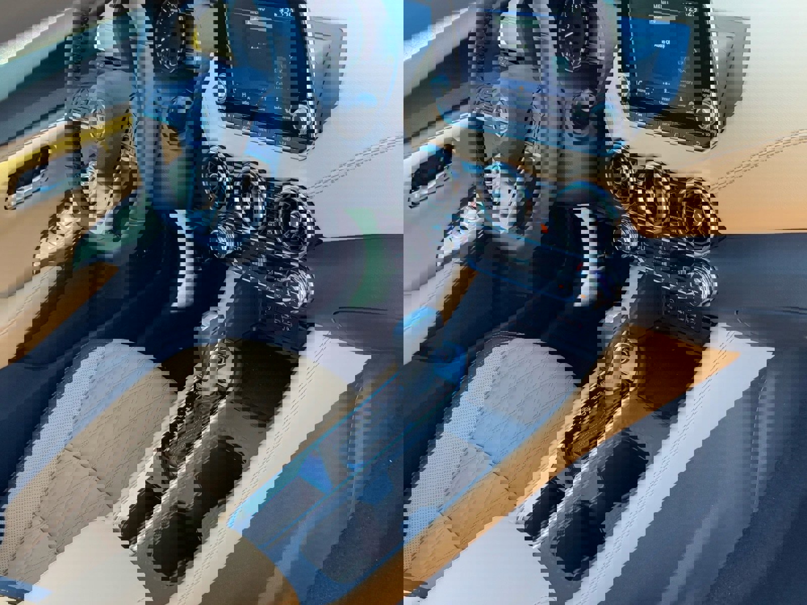 New 2025 Nissan Sentra SV w/ SV Premium Package image 11