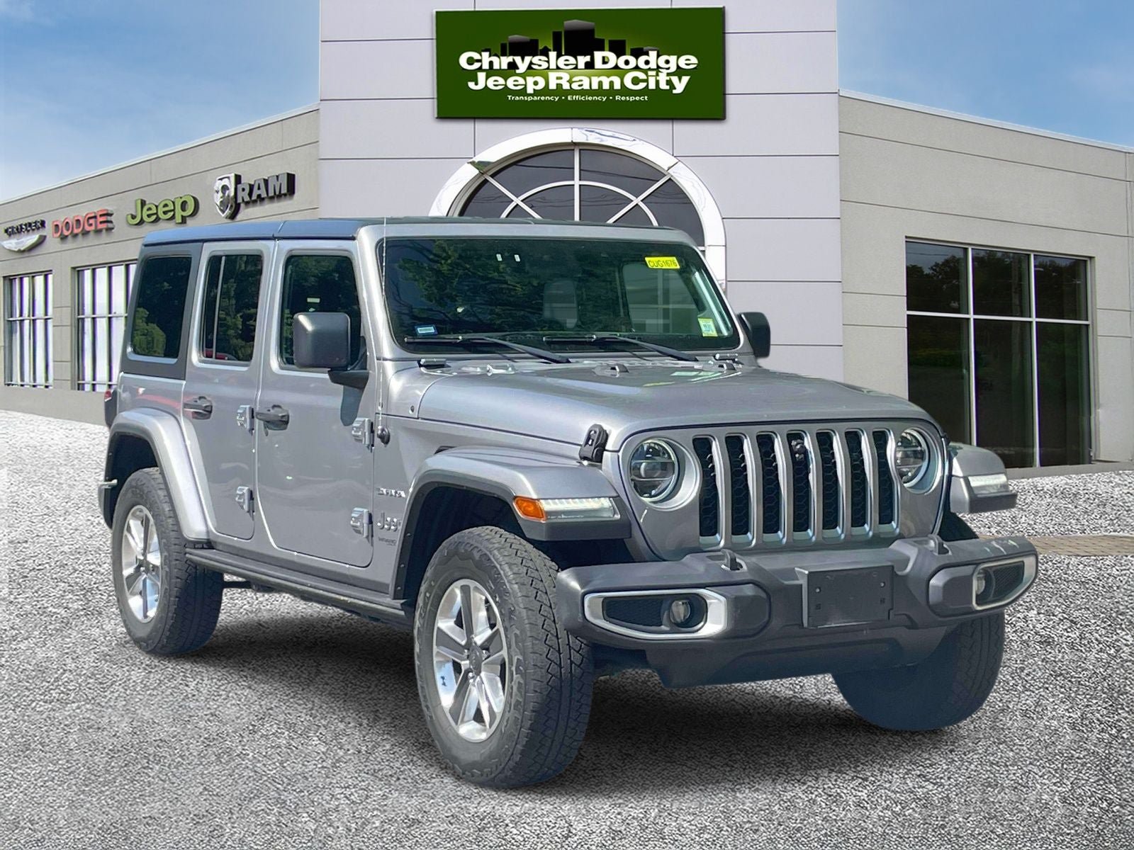 Used 2021 Jeep Wrangler Unlimited Sahara AWD/4WD image 4