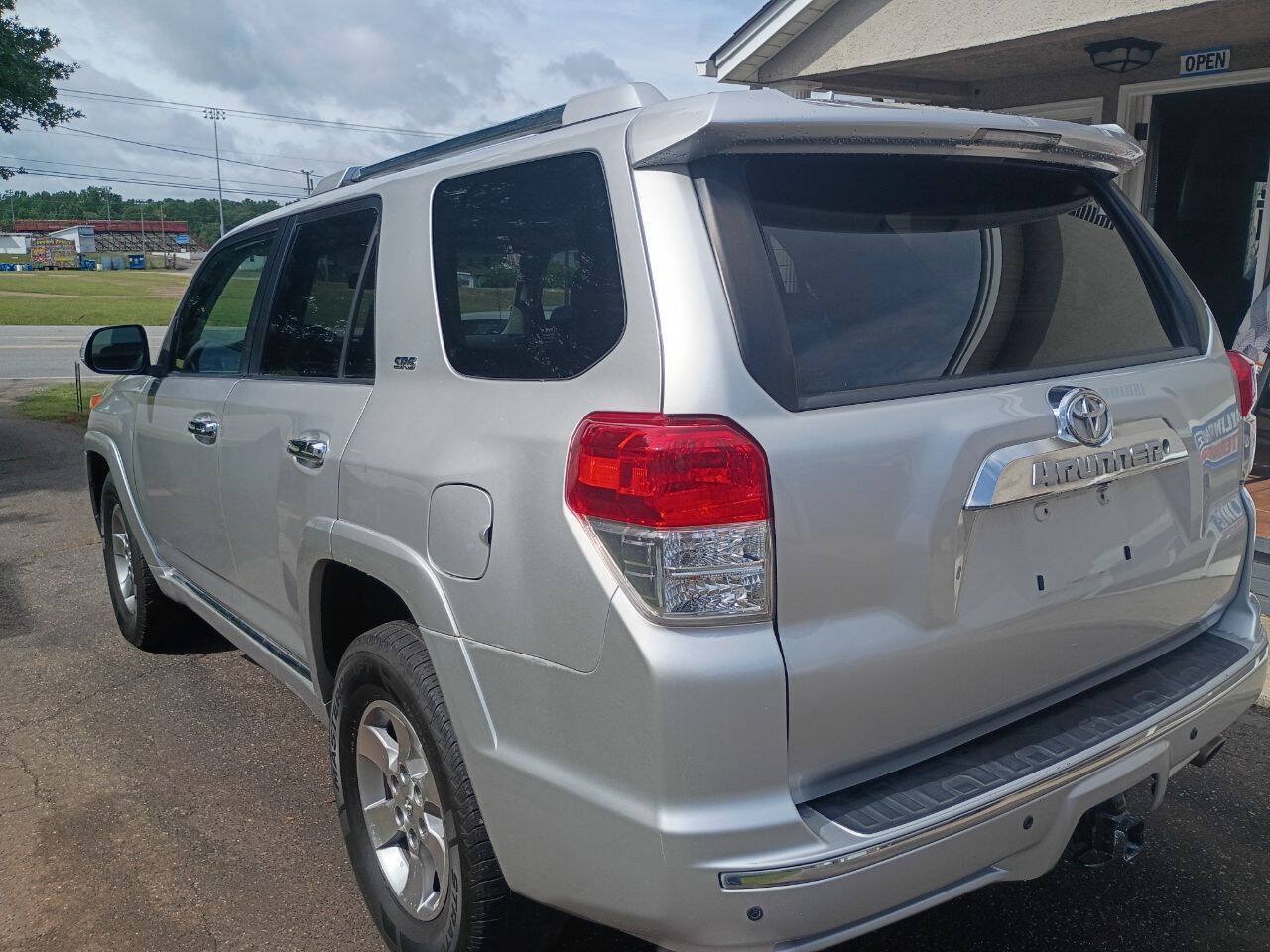 Used 2010 Toyota 4Runner SR5 w/ Premium Pkg w/Leather AWD/4WD image 8