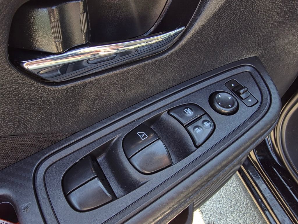 Used 2021 Nissan Versa SV image 11