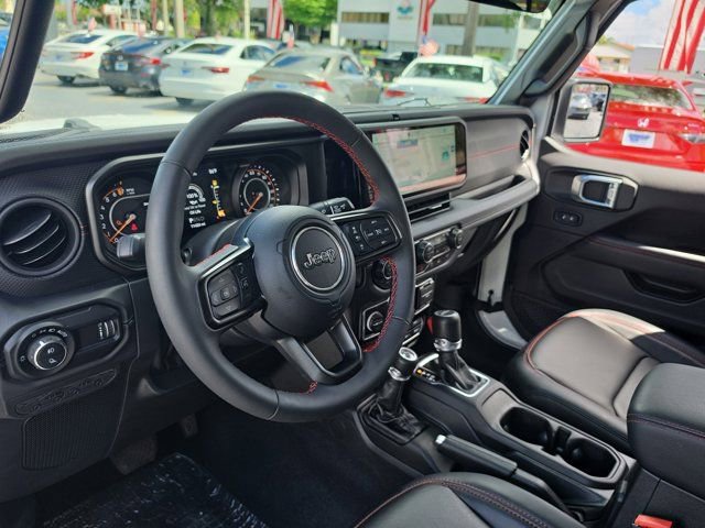 Used 2024 Jeep Gladiator Rubicon w/ Technology Group AWD/4WD image 20