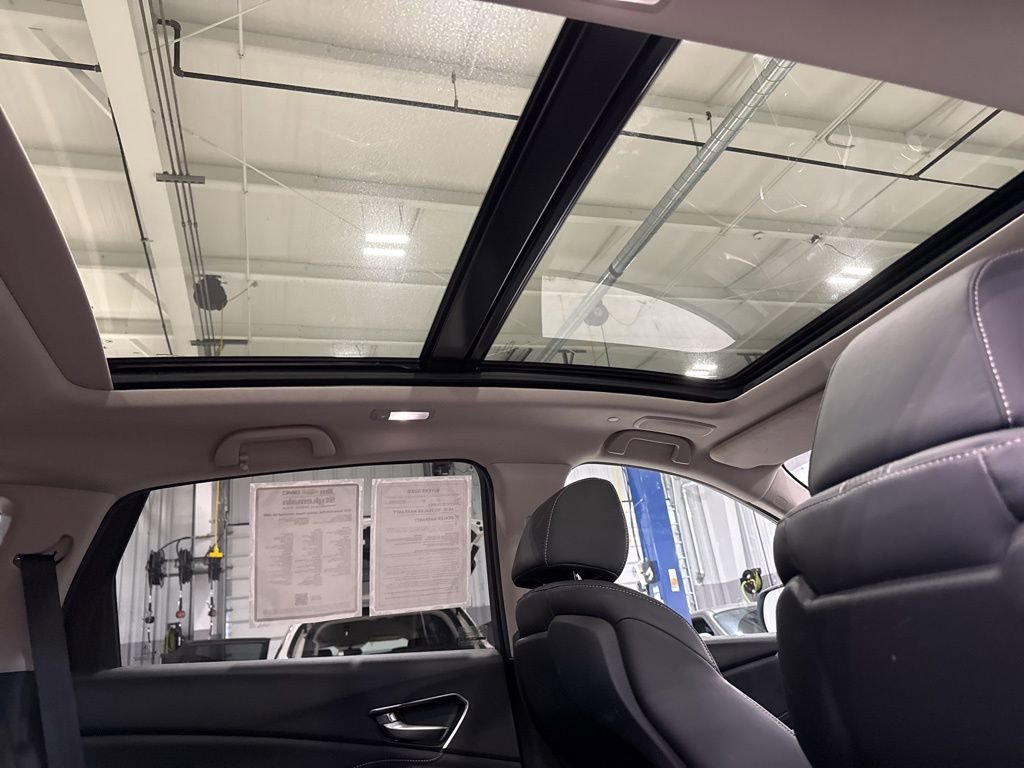 Used 2021 Acura RDX AWD w/ Advance Package image 4