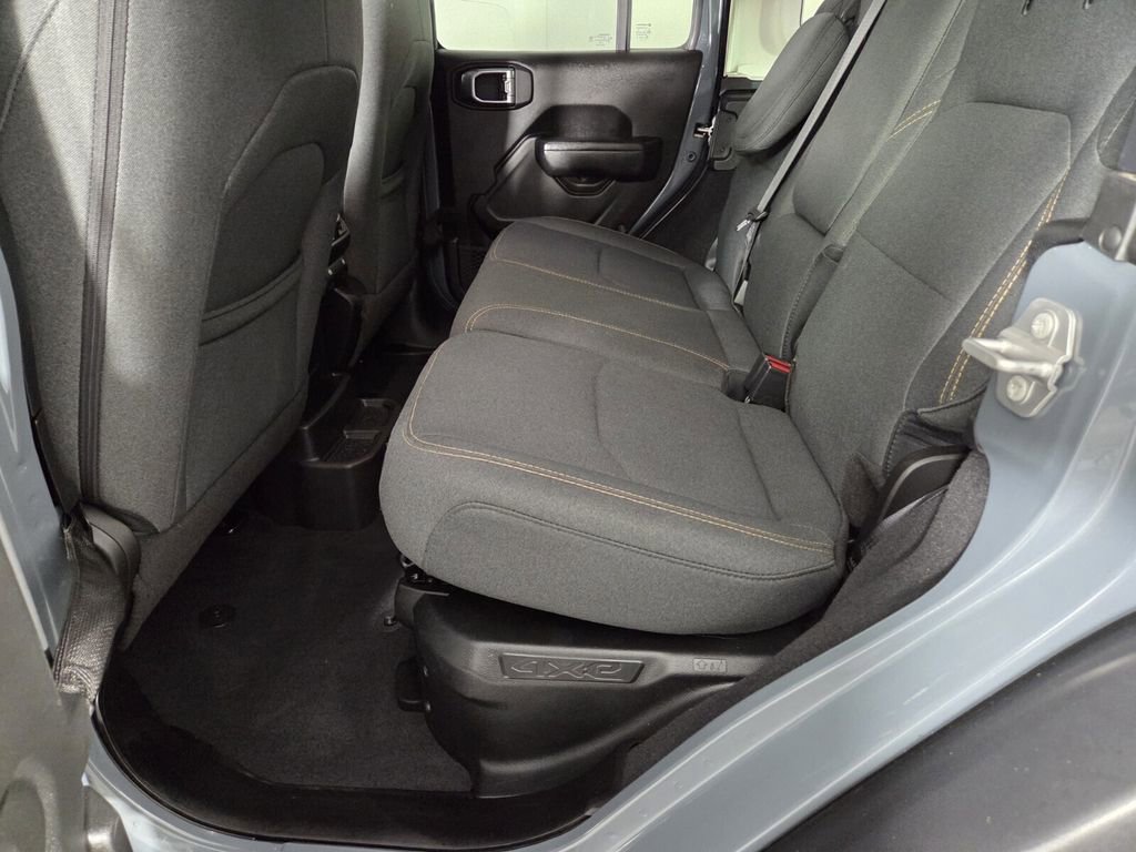 Certified 2025 Jeep Wrangler Willys image 28