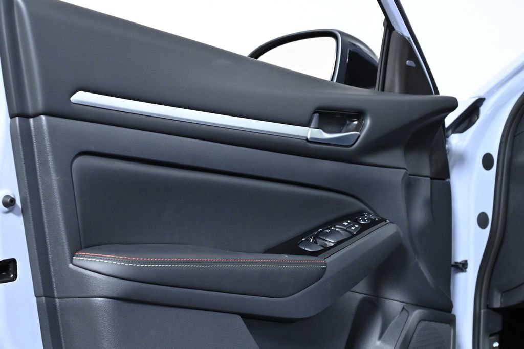 New 2025 Nissan Altima 2.5 SR w/ SR Premium Package image 25