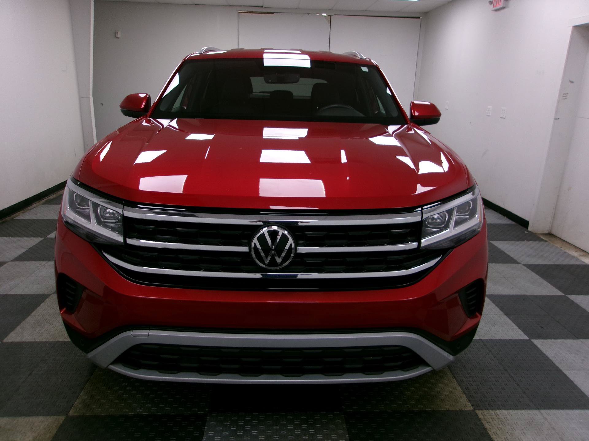 Used 2022 Volkswagen Atlas Cross Sport SE w/ Black Wheel Package AWD/4WD image 15