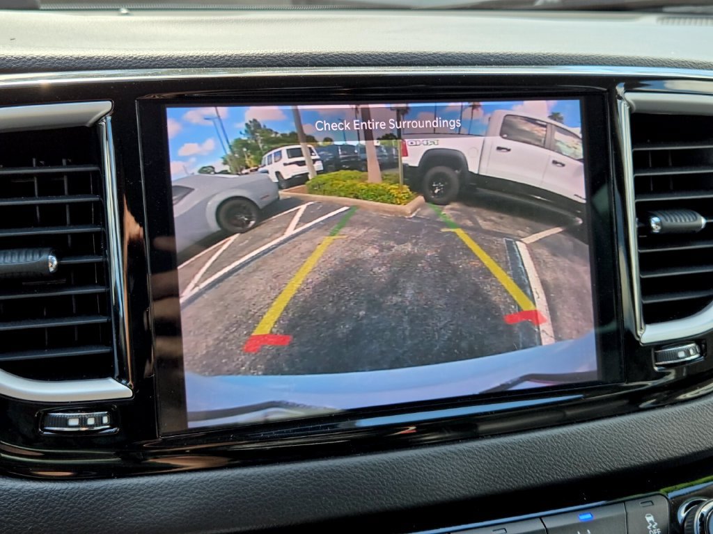 Used 2022 Chrysler Pacifica Touring-L FWD image 24