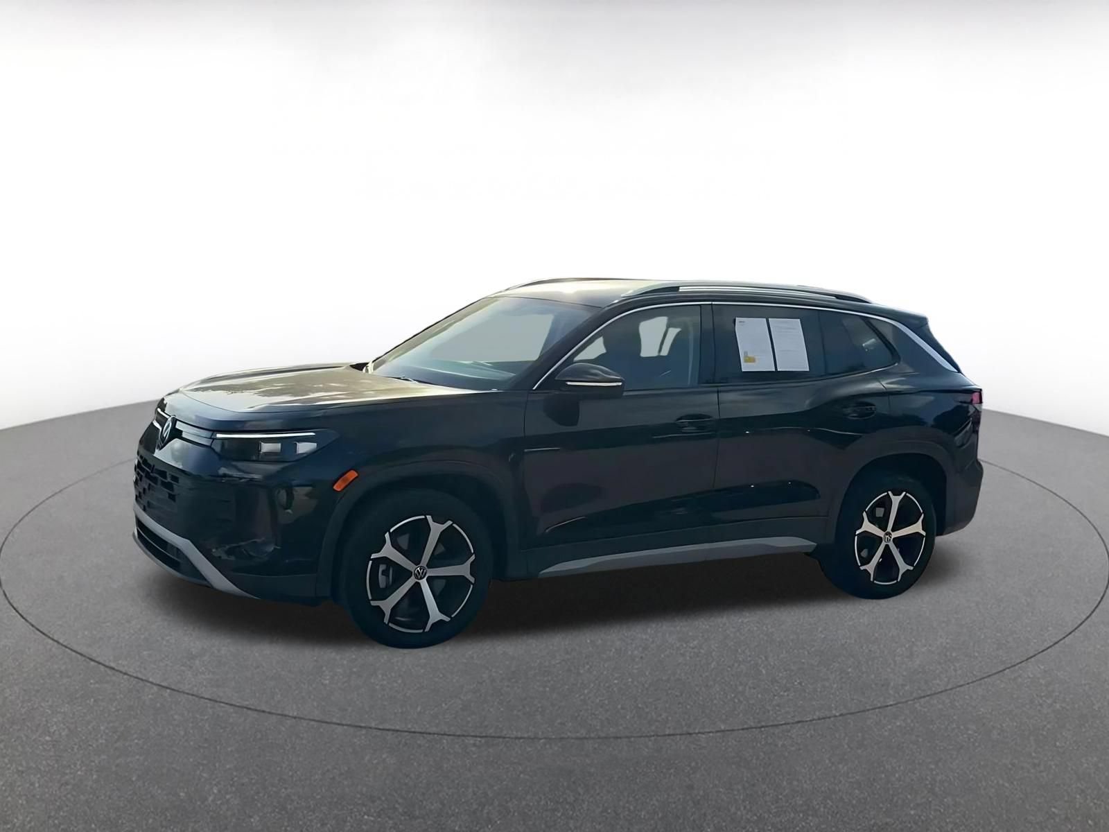 Used 2026 Volkswagen Tiguan SE AWD/4WD image 7