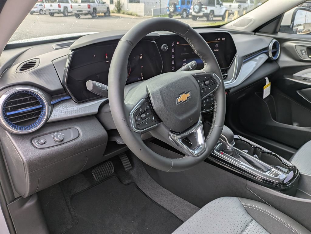 New 2026 Chevrolet Trax LT w/ Driver Confidence Package image 13