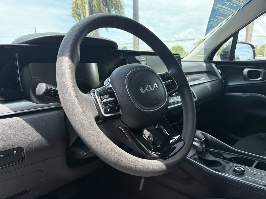 Used 2023 Kia Sorento LX FWD image 24