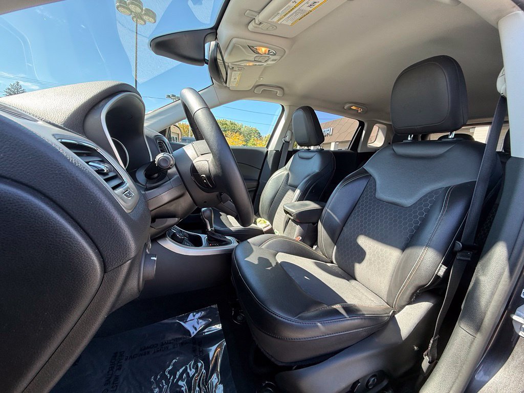 Used 2019 Jeep Compass Latitude w/ Popular Equipment Group AWD/4WD image 23