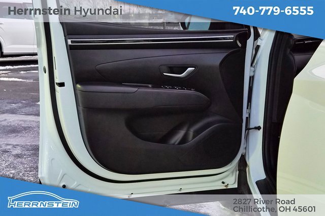 Used 2023 Hyundai Tucson SE image 15