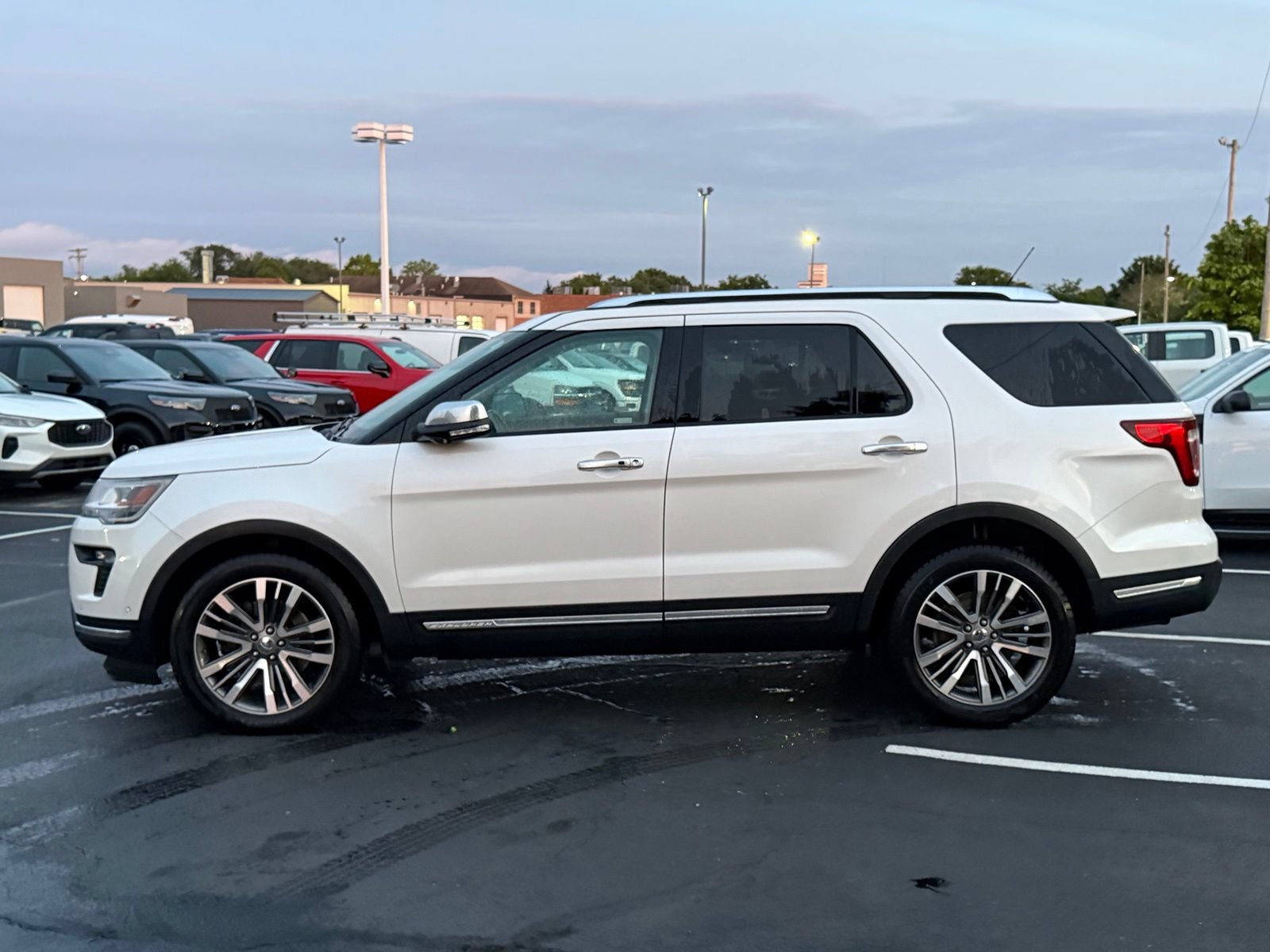 Used 2018 Ford Explorer Platinum AWD/4WD image 7