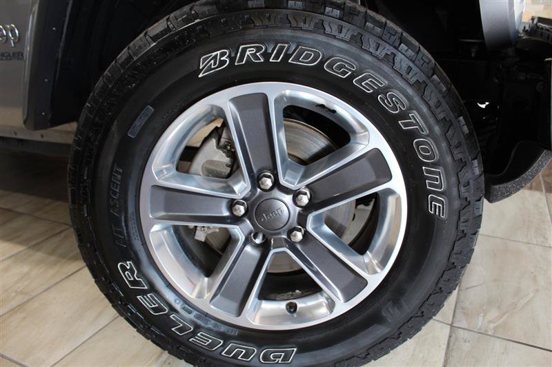 Used 2019 Jeep Wrangler Unlimited Sahara AWD/4WD image 13