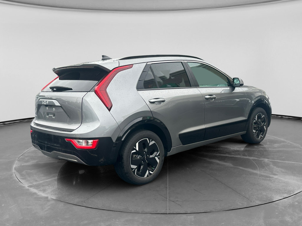Used 2024 Kia Niro Wind w/ Wind Preserve Package FWD image 4