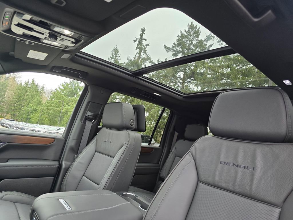 New 2026 GMC Yukon XL Denali w/ Denali Reserve Package image 24