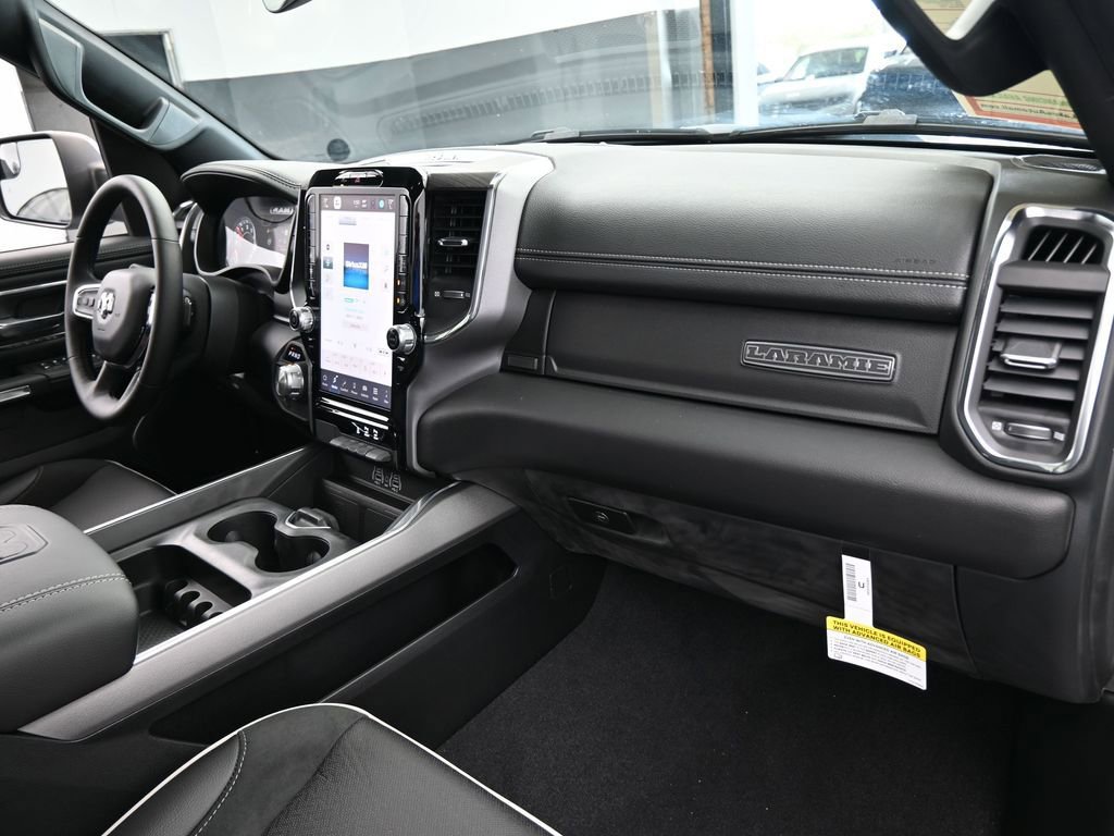 Used 2025 RAM 1500 Laramie image 46