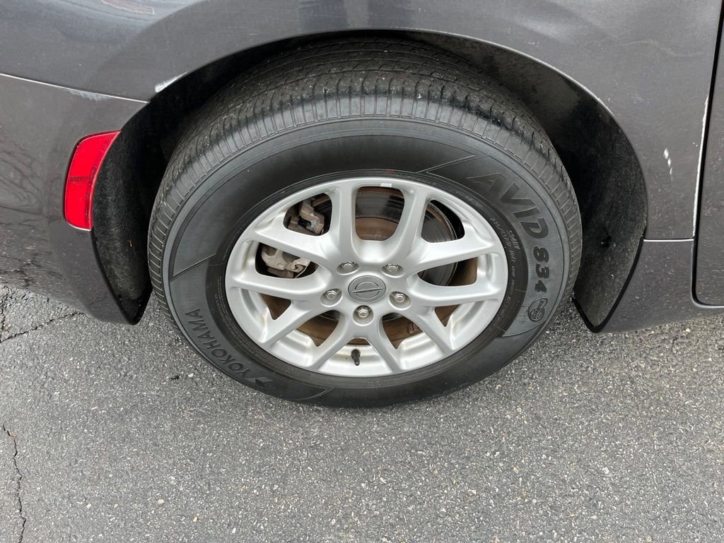 Used 2023 Chrysler Pacifica Touring-L FWD image 30