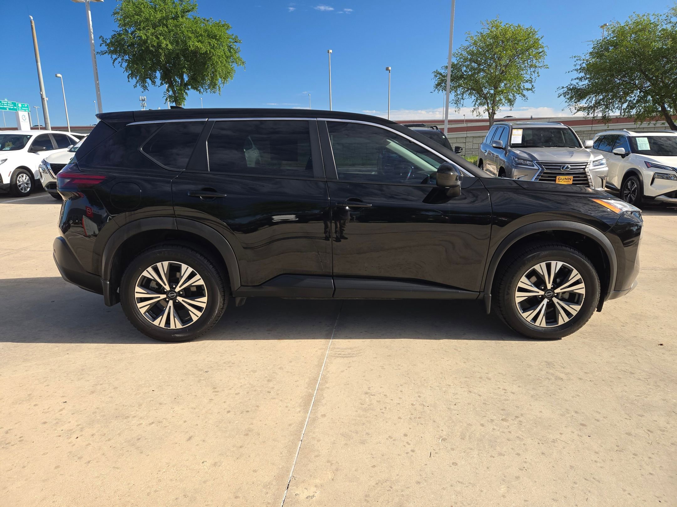 Certified 2023 Nissan Rogue SV image 2