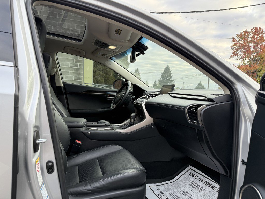 Used 2015 Lexus NX 300h AWD image 14