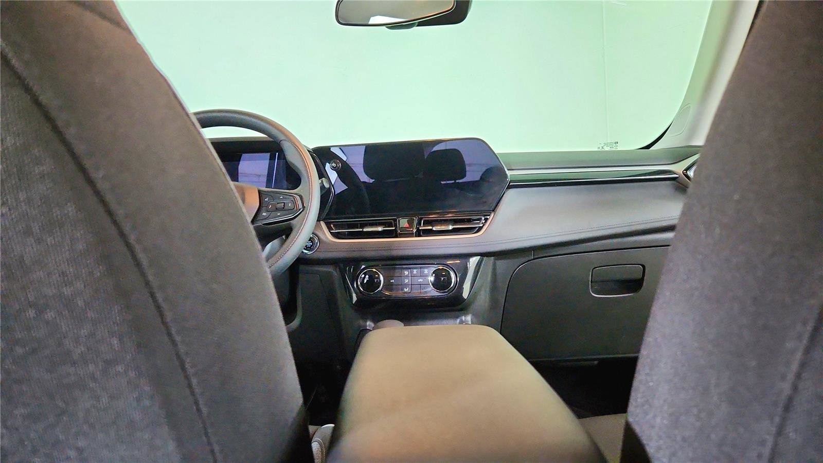 Used 2024 Chevrolet TrailBlazer LT image 29