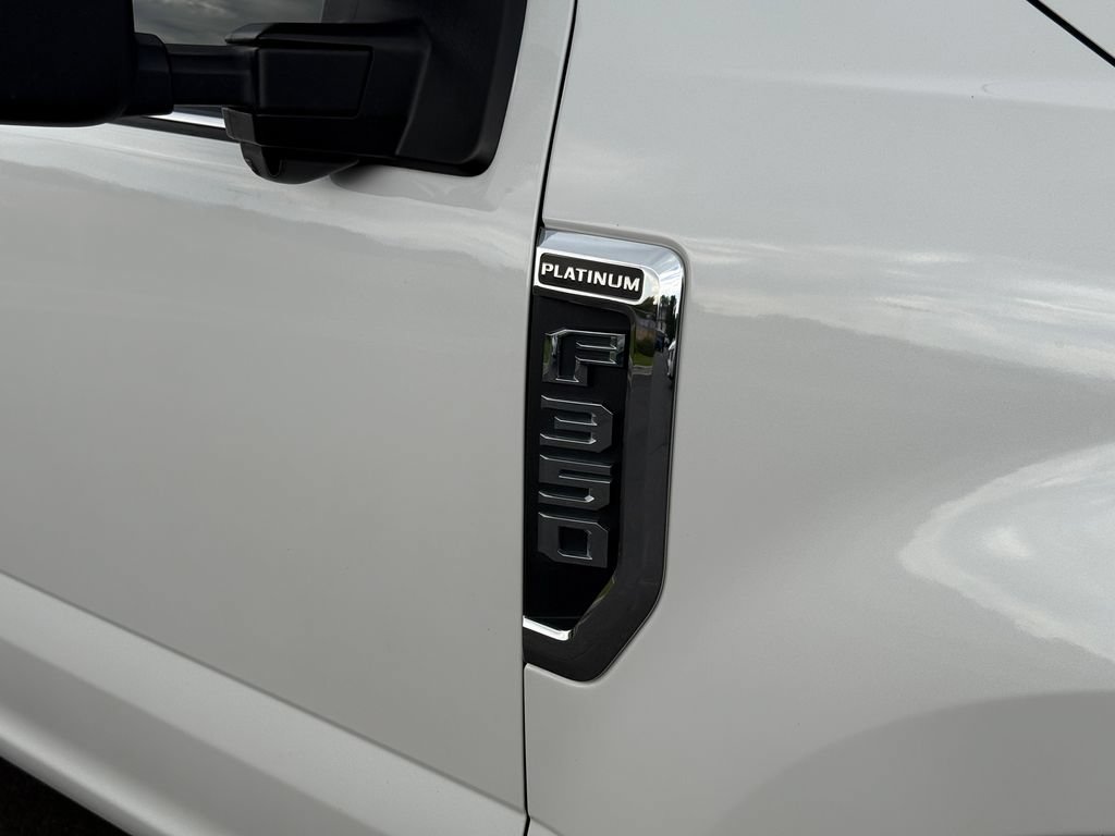 Used 2019 Ford F350 Platinum w/ Platinum Ultimate Package AWD/4WD image 15
