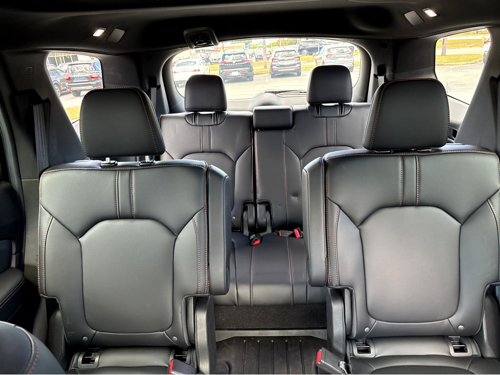 Used 2025 Honda Pilot TrailSport image 25