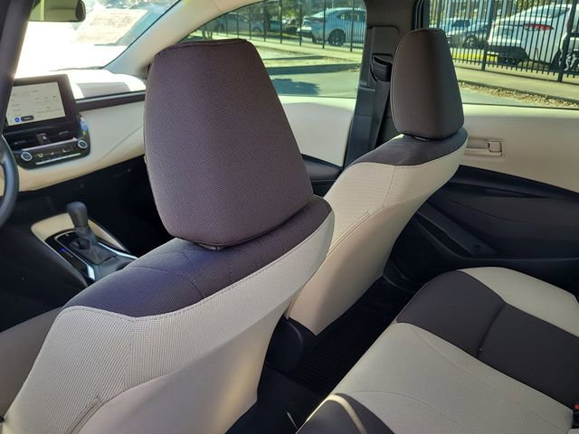 Used 2025 Toyota Corolla LE w/ Convenience Package image 12