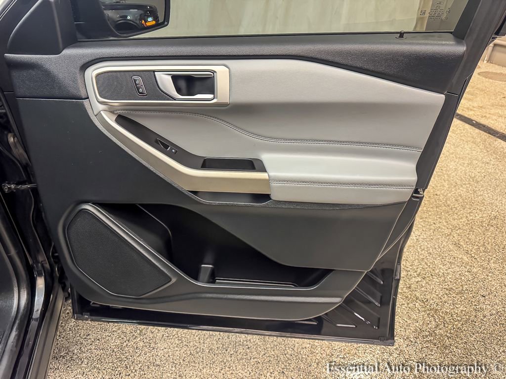 Used 2023 Ford Explorer XLT w/ Equipment Group 202A image 28