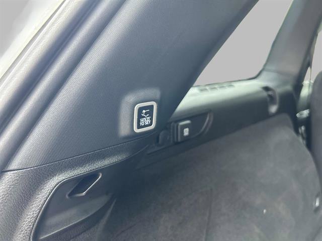 Used 2023 Jeep Grand Cherokee Overland w/ Luxury Tech Group IV image 13