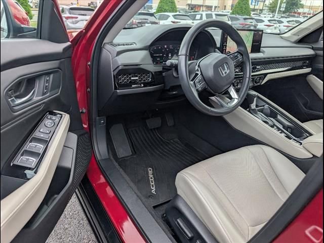 Used 2023 Honda Accord Touring image 6