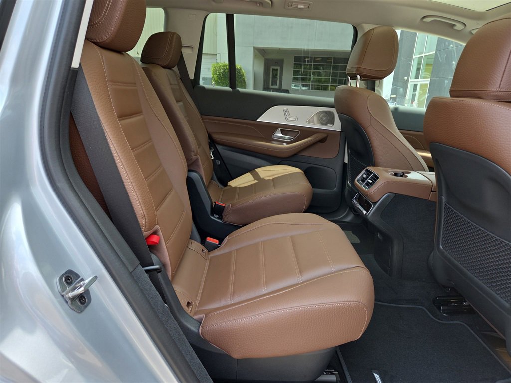 New 2025 Mercedes-Benz GLS 450 4MATIC image 17