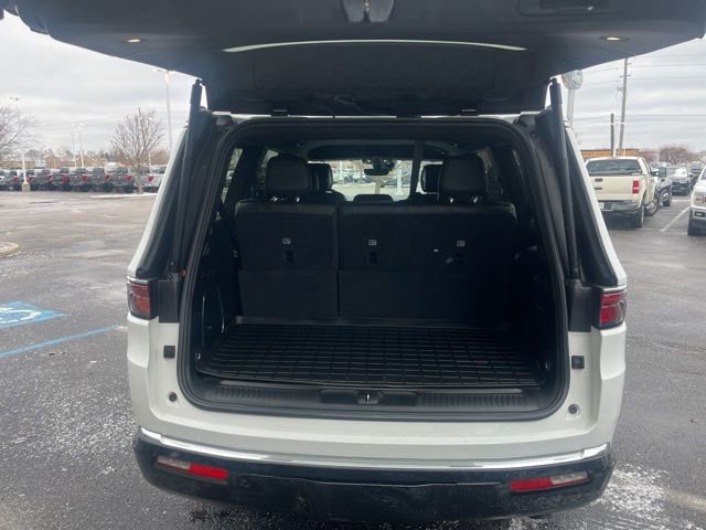 Used 2023 Jeep Wagoneer Series III w/ Preferred Equipment Group image 7