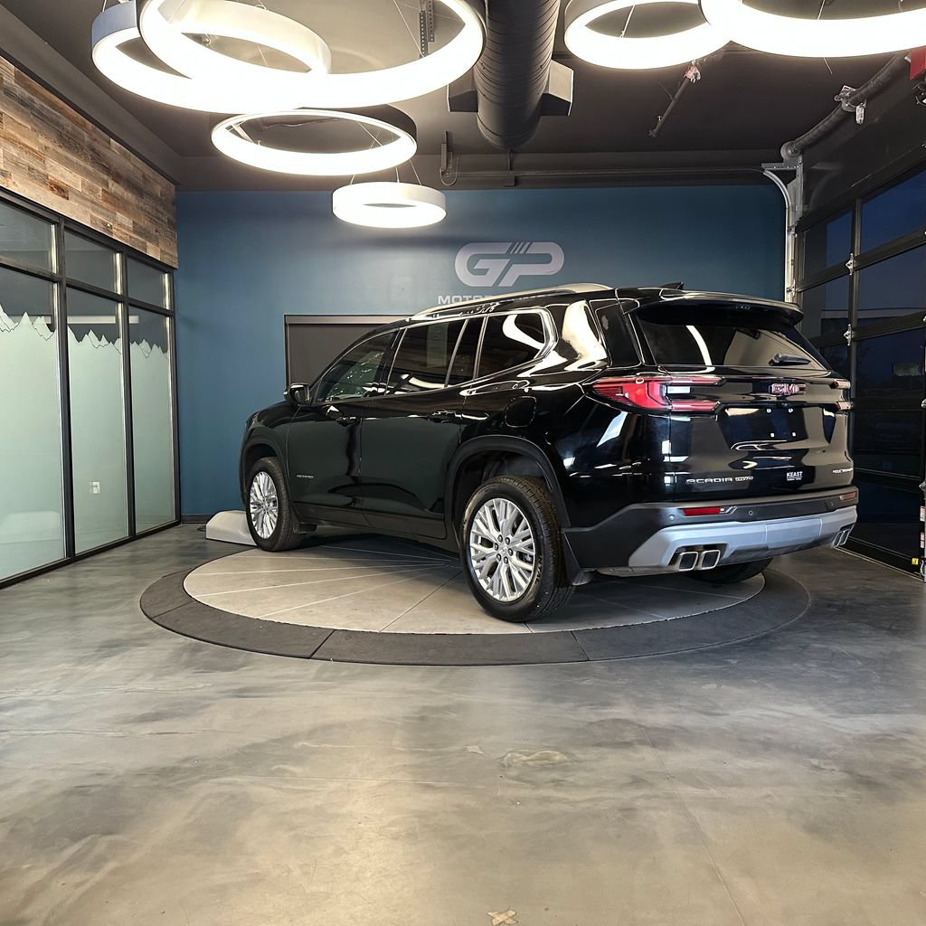 Used 2026 GMC Acadia Elevation w/ Elevation Premium Package AWD/4WD image 5