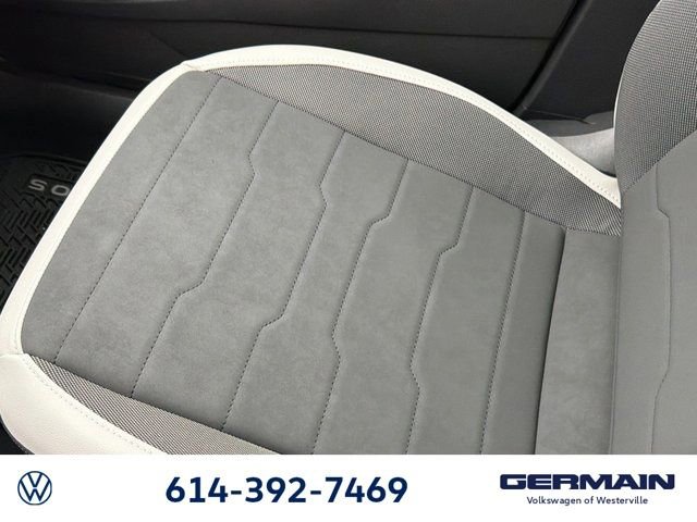 New 2026 Volkswagen Taos SE image 29