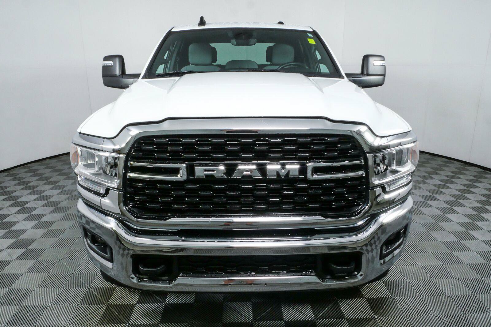 Used 2024 RAM 2500 Big Horn AWD/4WD image 25