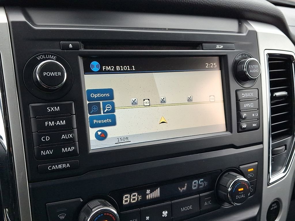 Used 2017 Nissan Titan SV image 17