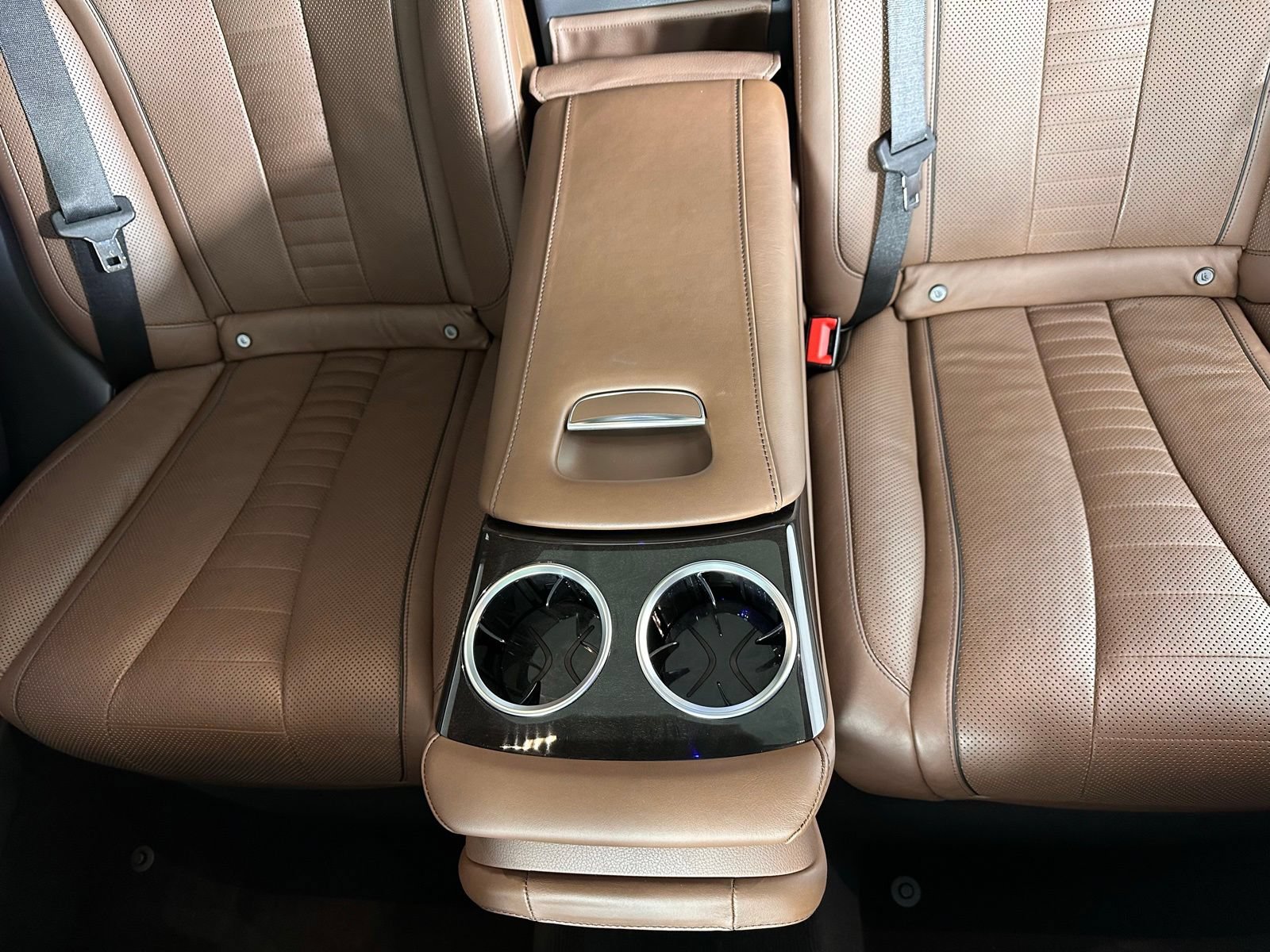 Used 2014 Mercedes-Benz S 550 Sedan w/ Edition 1 Package image 27