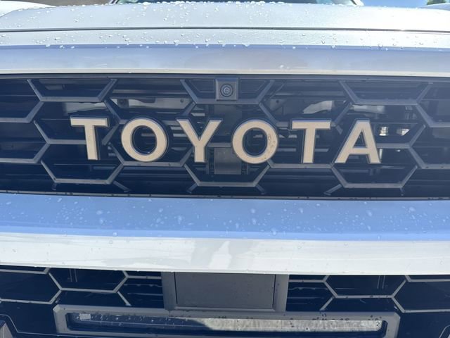 Used 2025 Toyota 4Runner Limited AWD/4WD image 32