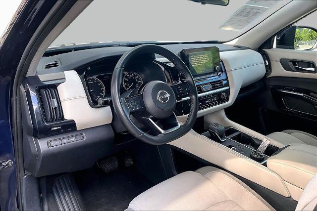 Certified 2022 Nissan Pathfinder SV w/ SV Premium Package AWD/4WD image 18