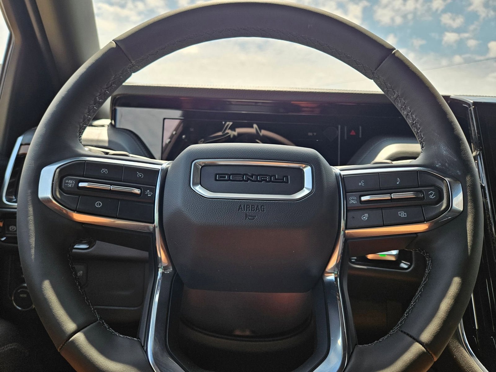 New 2026 GMC Yukon Denali AWD/4WD image 11