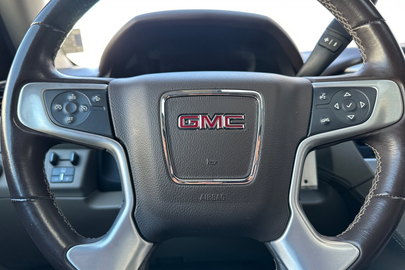 Used 2020 GMC Yukon XL SLT w/ Value Plus Edition image 35