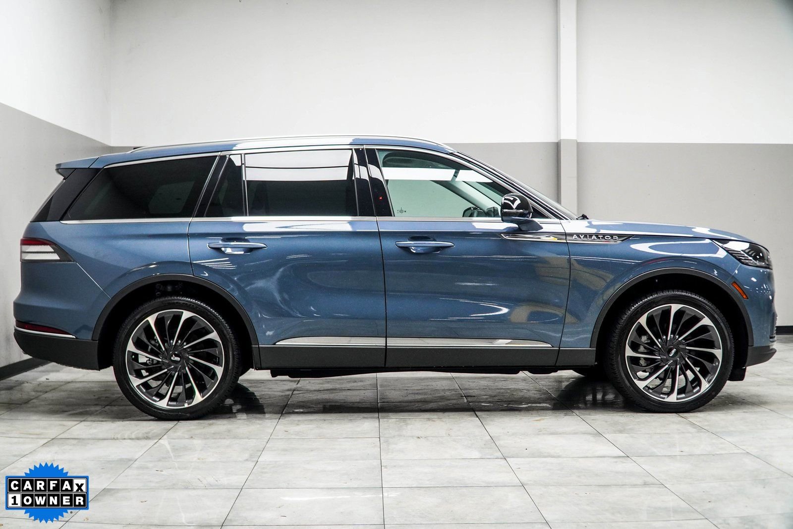 Used 2025 Lincoln Aviator Reserve image 6
