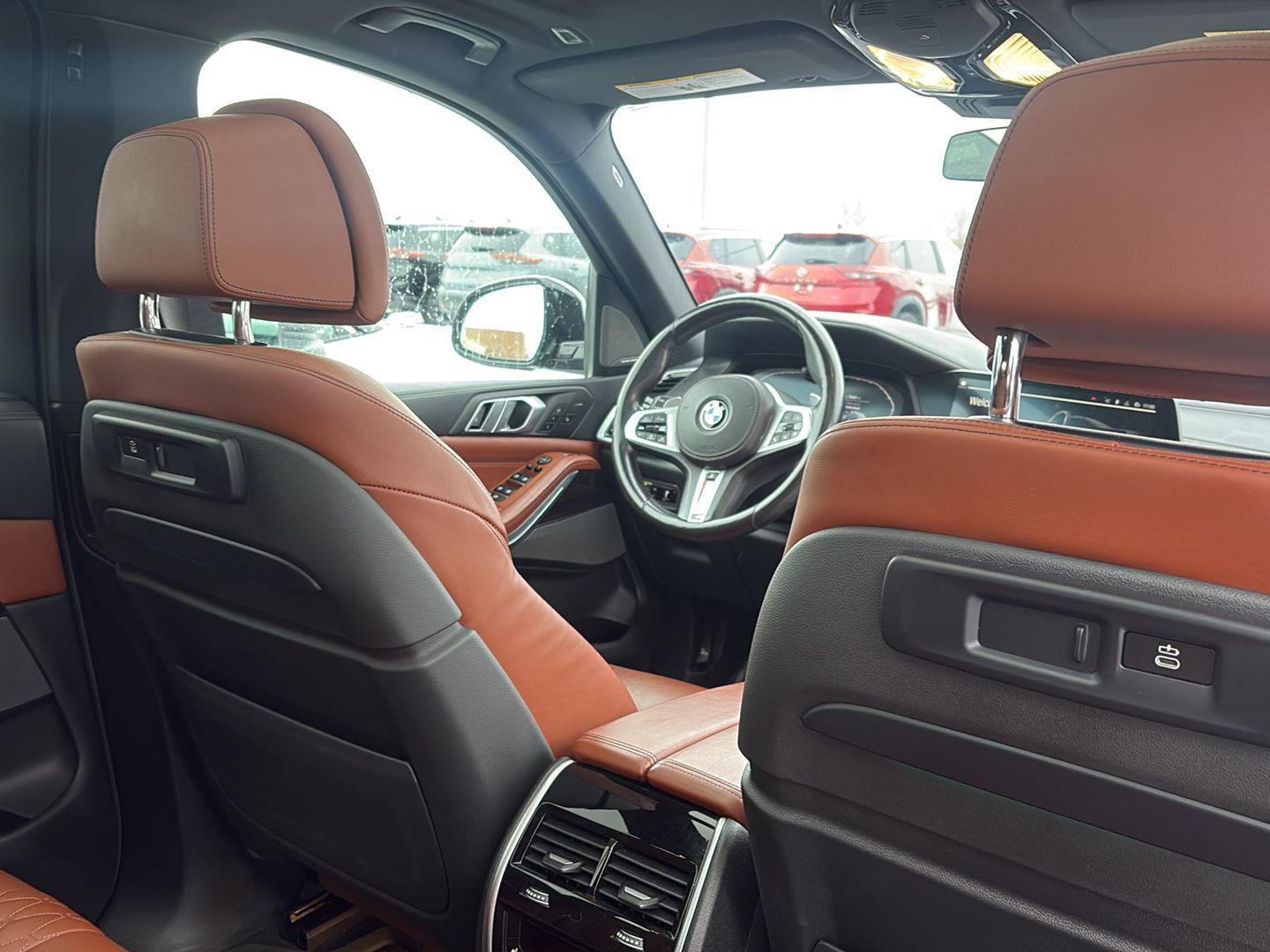 Used 2021 BMW X5 M50i w/ Executive Package image 23