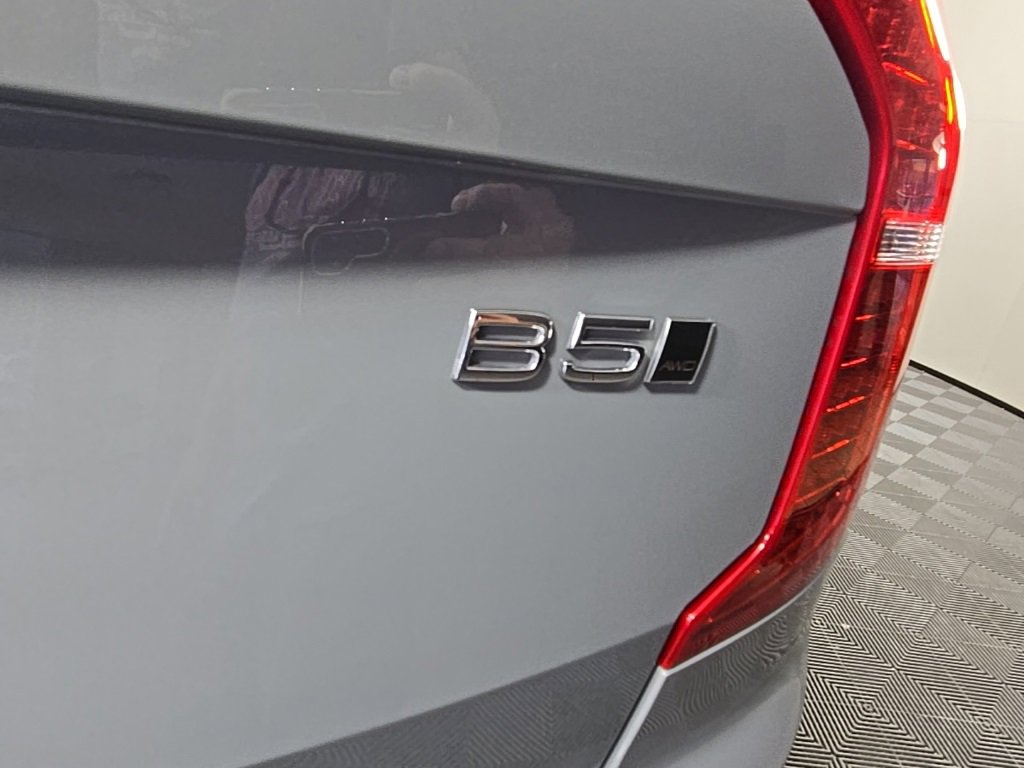 Certified 2024 Volvo XC90 B5 Core w/ Protection Package Premier image 10