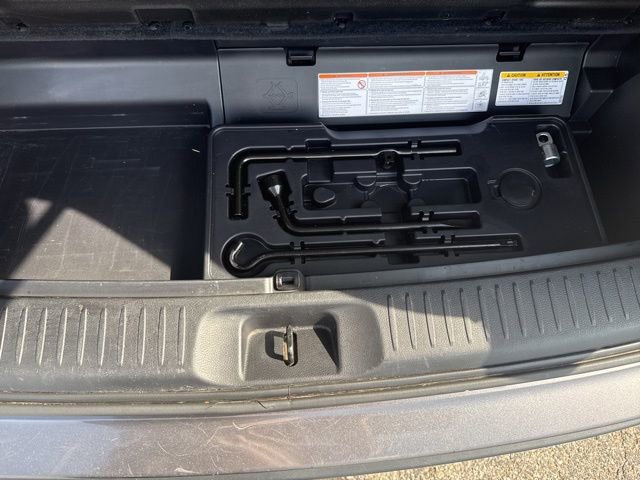 Used 2019 Toyota Highlander LE image 31