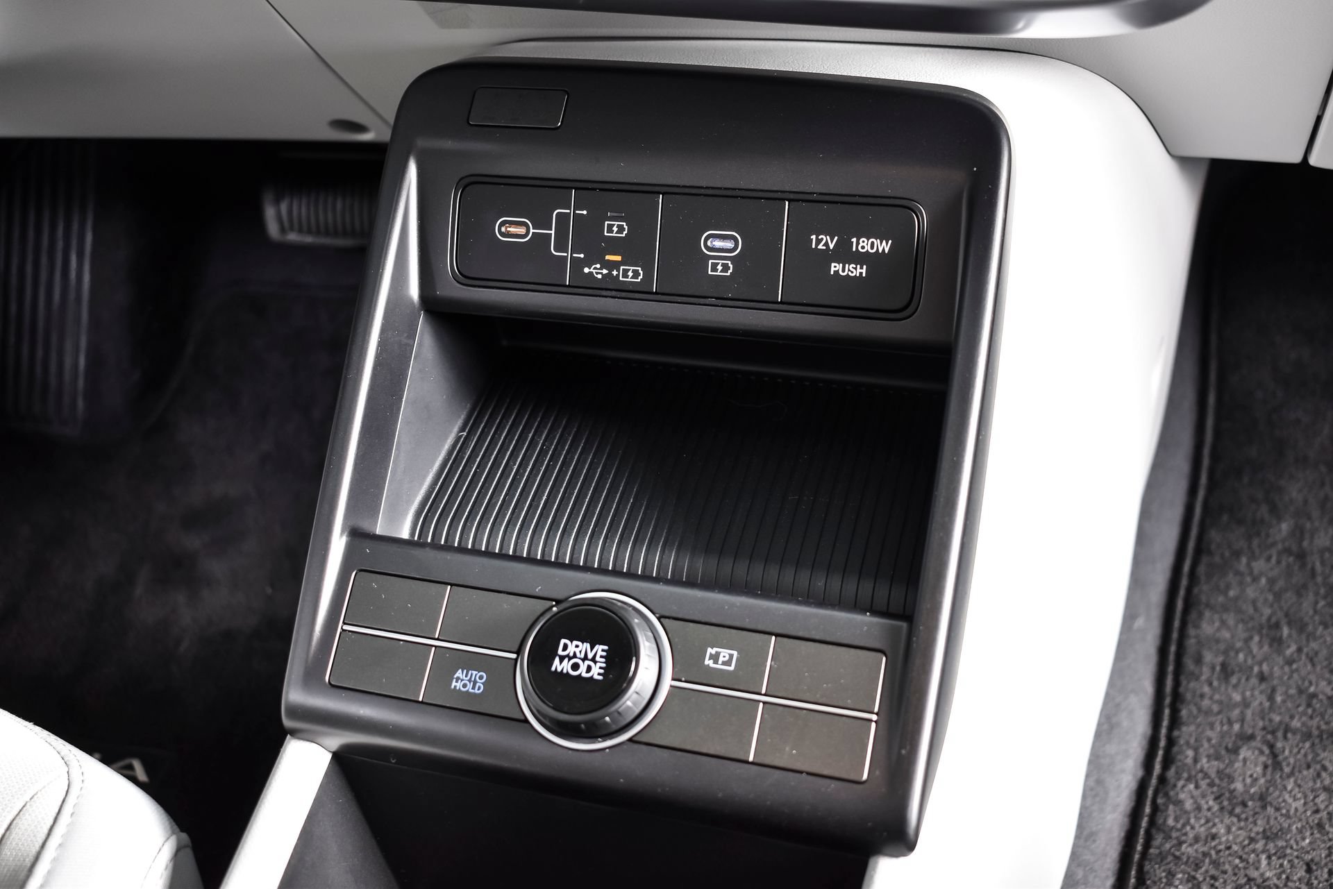 Used 2024 Hyundai Kona SE FWD image 26