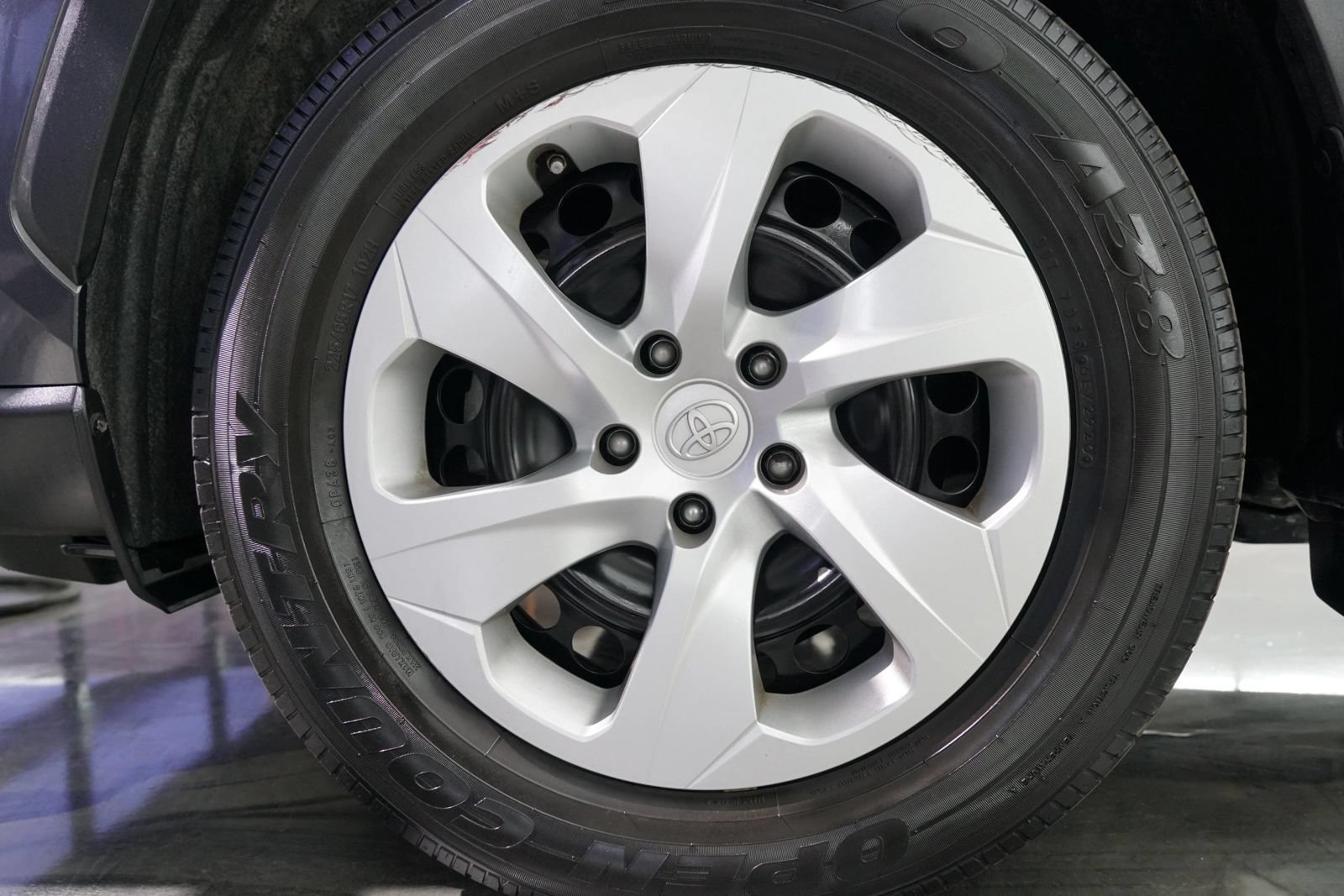 Used 2020 Toyota RAV4 LE w/ All Weather Liner Package AWD/4WD image 13