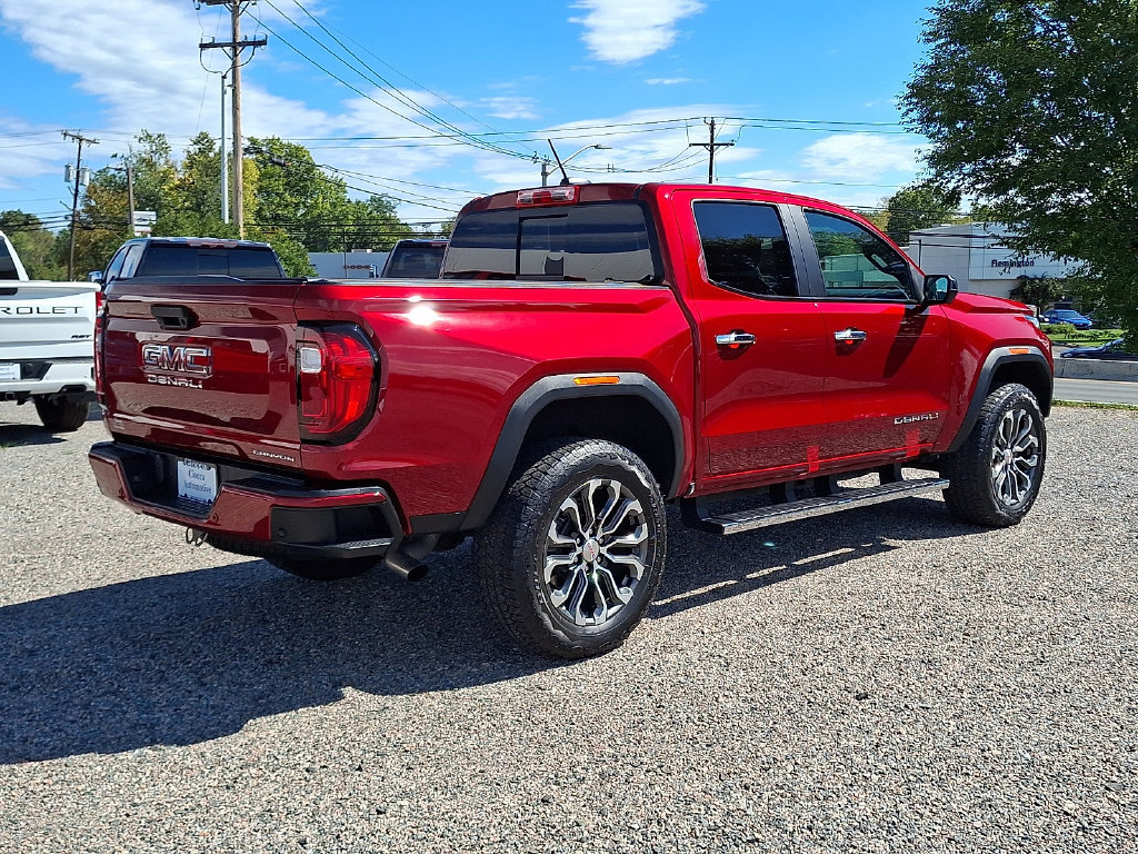 Used 2023 GMC Canyon Denali AWD/4WD image 9